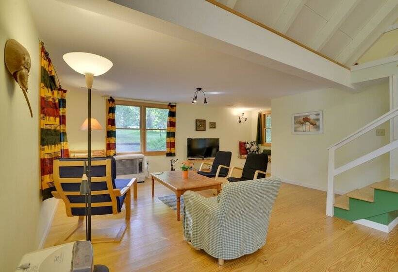 Secluded Stroudsburg Home   5 Mi To Ski Resort