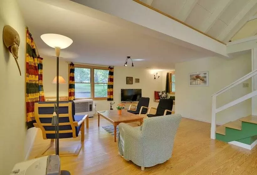 Secluded Stroudsburg Home   5 Mi To Ski Resort