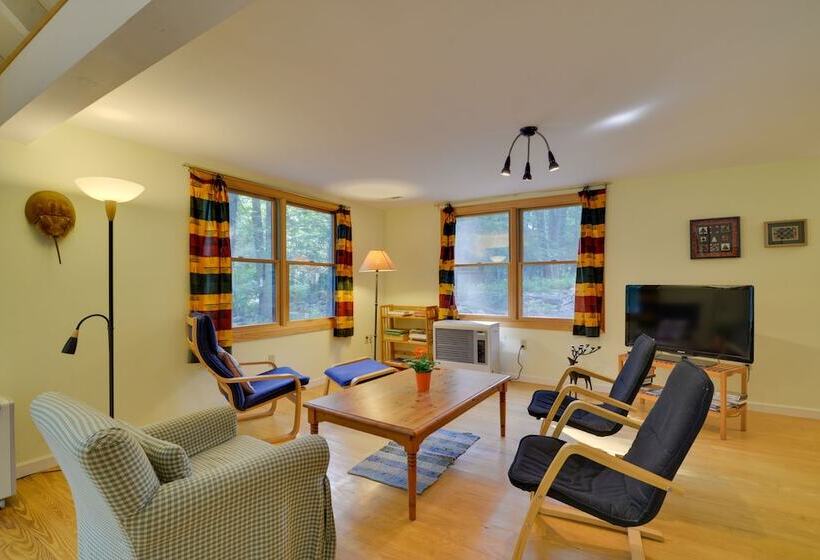 Secluded Stroudsburg Home   5 Mi To Ski Resort