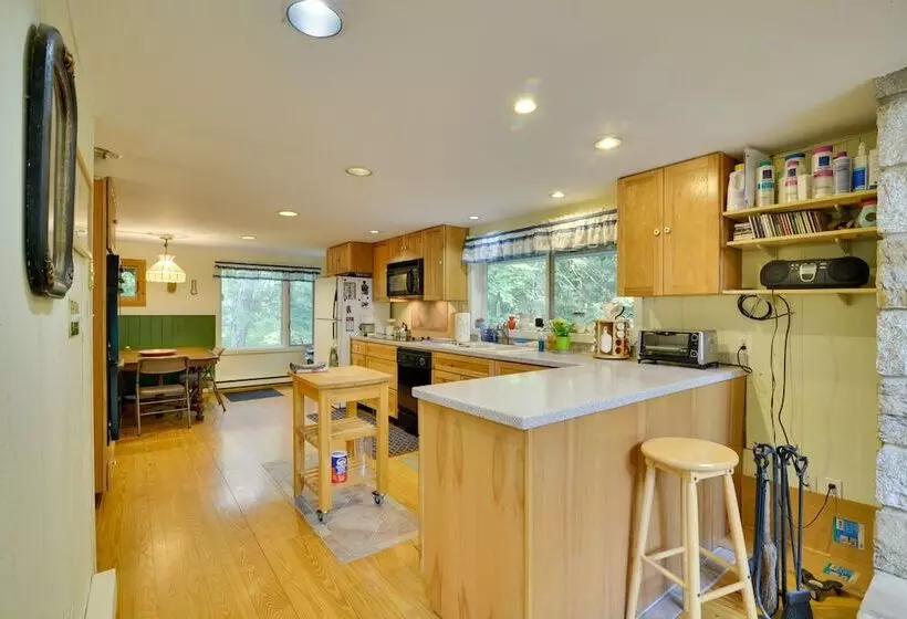 Secluded Stroudsburg Home   5 Mi To Ski Resort