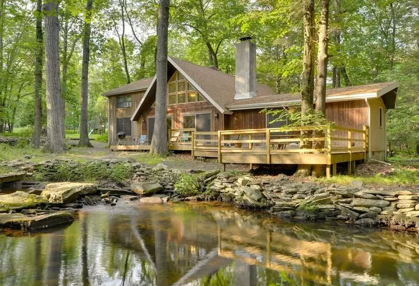 Secluded Stroudsburg Home   5 Mi To Ski Resort