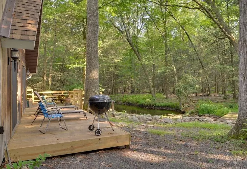 Secluded Stroudsburg Home   5 Mi To Ski Resort