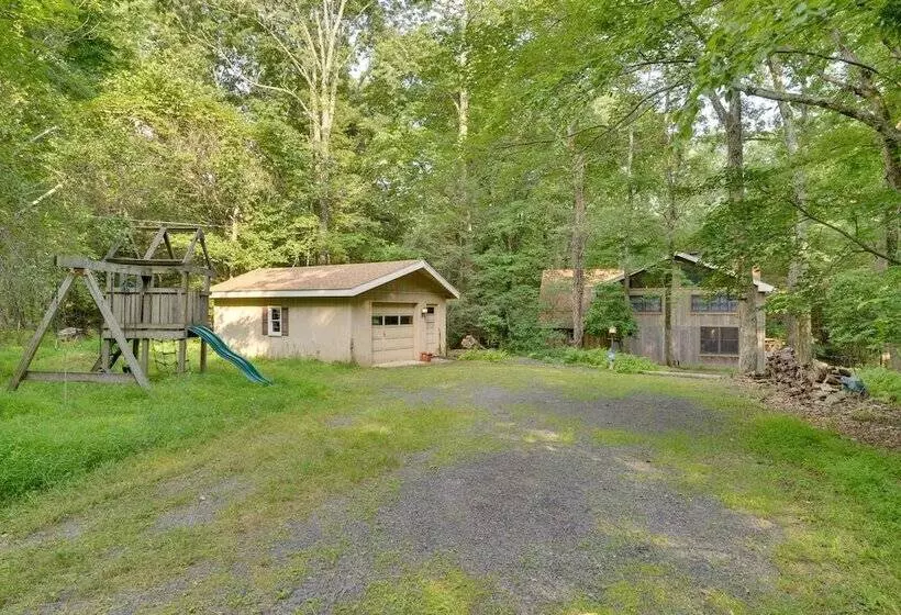 Secluded Stroudsburg Home   5 Mi To Ski Resort