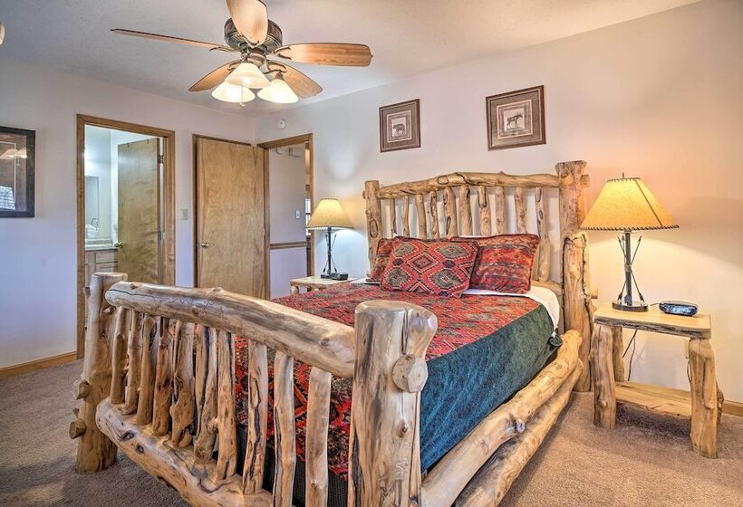 Peaceful Sevierville Cabin W/ Hot Tub & Grill