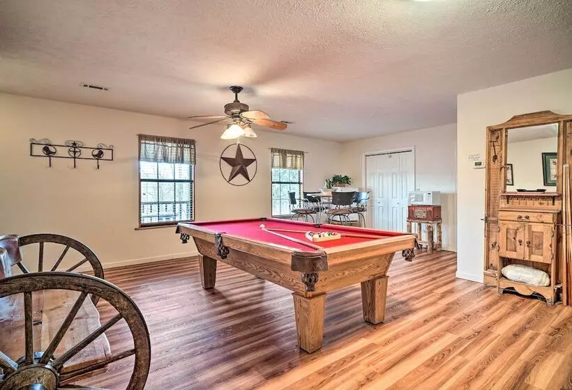 Peaceful Sevierville Cabin W/ Hot Tub & Grill