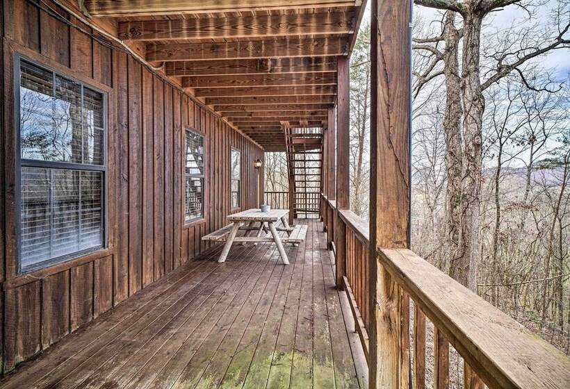 Peaceful Sevierville Cabin W/ Hot Tub & Grill