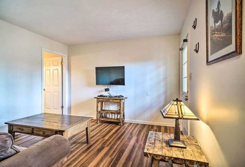 Peaceful Sevierville Cabin W/ Hot Tub & Grill