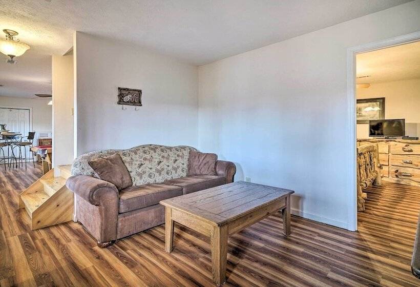 Peaceful Sevierville Cabin W/ Hot Tub & Grill