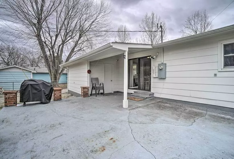 Shell Knob Home W/ Fire Pit, Near Table Rock Lake!