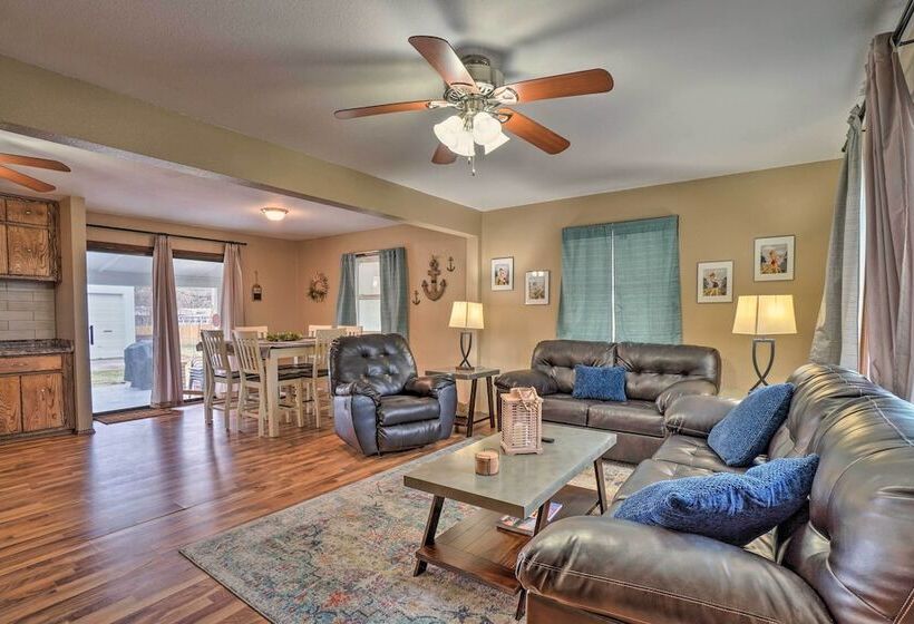 Shell Knob Home W/ Fire Pit, Near Table Rock Lake!