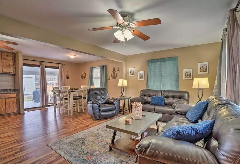 Shell Knob Home W/ Fire Pit, Near Table Rock Lake!