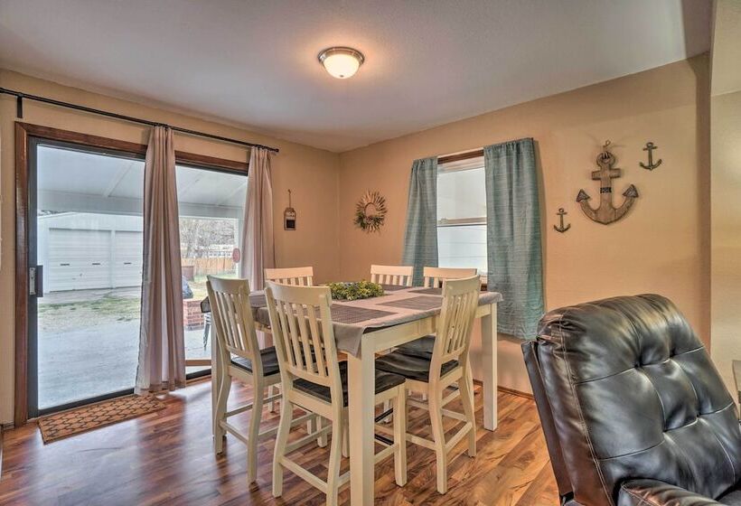 Shell Knob Home W/ Fire Pit, Near Table Rock Lake!