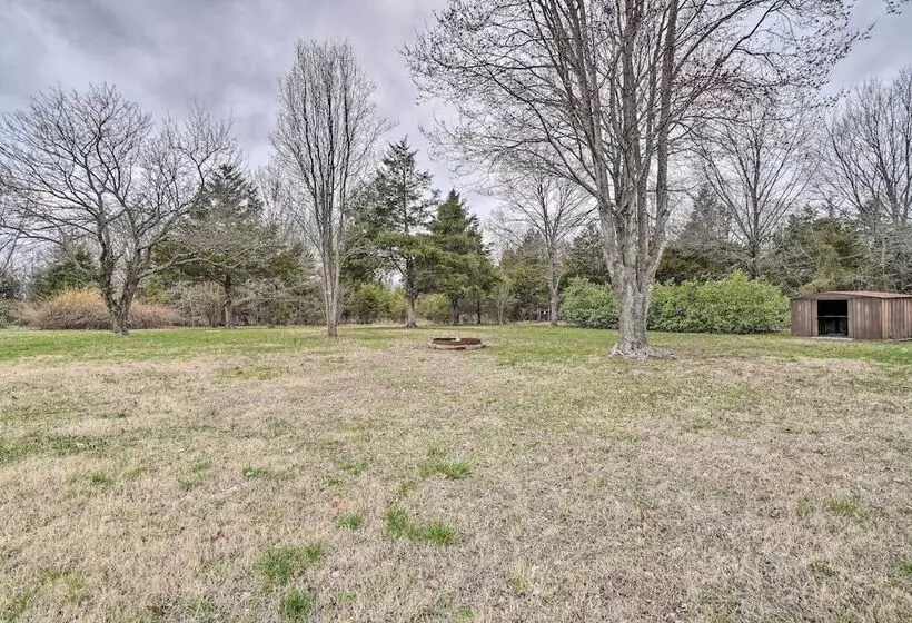 Shell Knob Home W/ Fire Pit, Near Table Rock Lake!