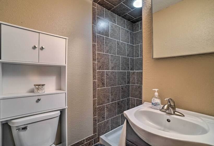 Shell Knob Home W/ Fire Pit, Near Table Rock Lake!