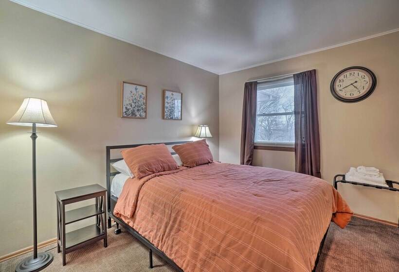 Shell Knob Home W/ Fire Pit, Near Table Rock Lake!