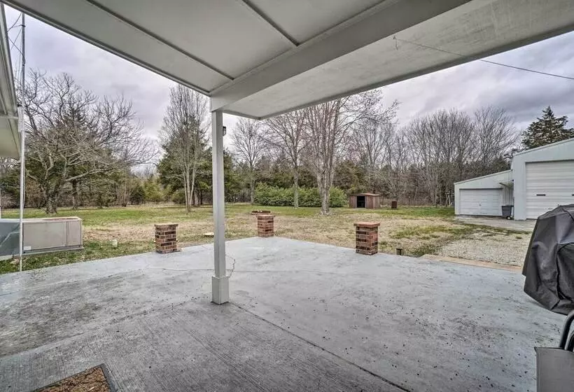 Shell Knob Home W/ Fire Pit, Near Table Rock Lake!