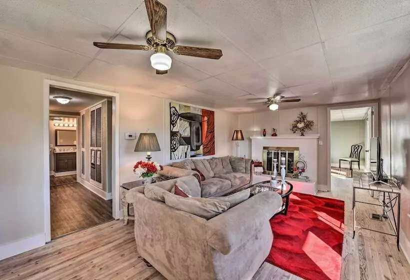 Porch, Fire Pit & Grill: Blue Ridge Mtn Cottage!