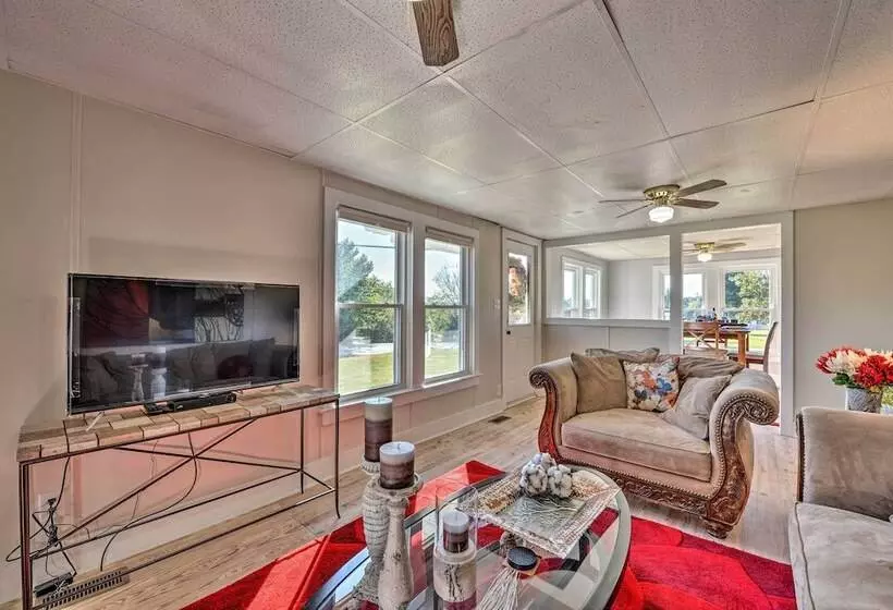 Porch, Fire Pit & Grill: Blue Ridge Mtn Cottage!