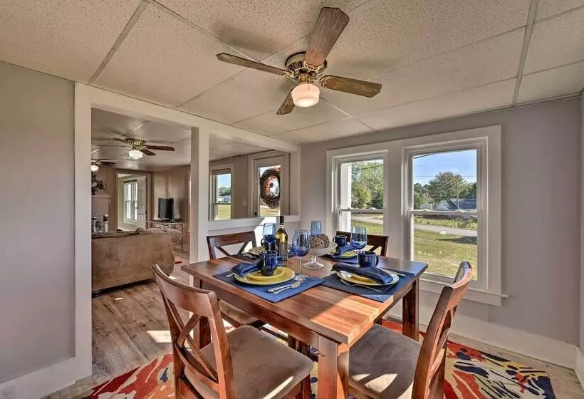 Porch, Fire Pit & Grill: Blue Ridge Mtn Cottage!