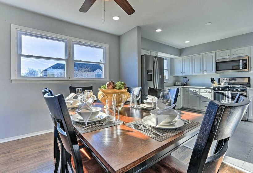 Spacious Home ~ 11 Mi To Staten Island!