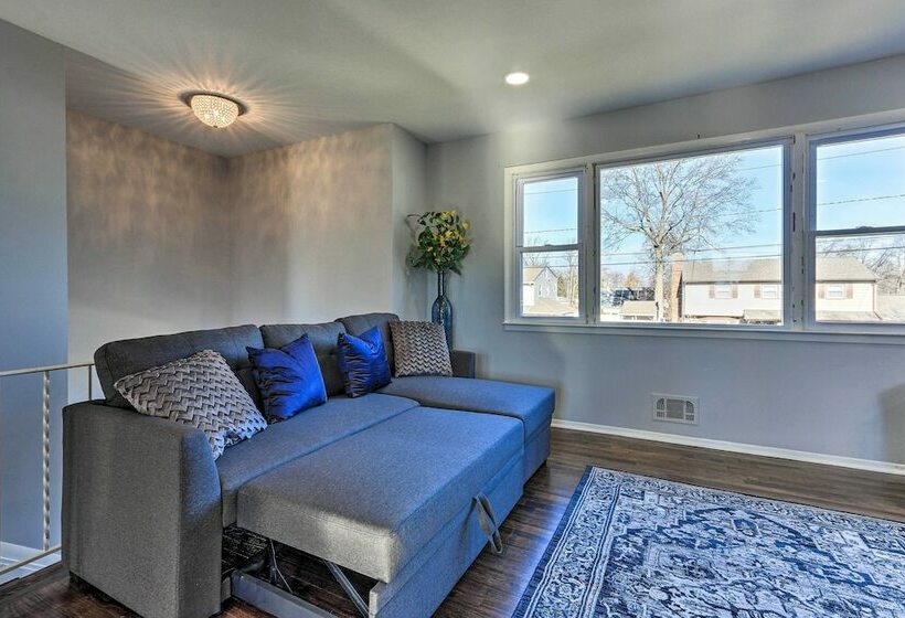 Spacious Home ~ 11 Mi To Staten Island!