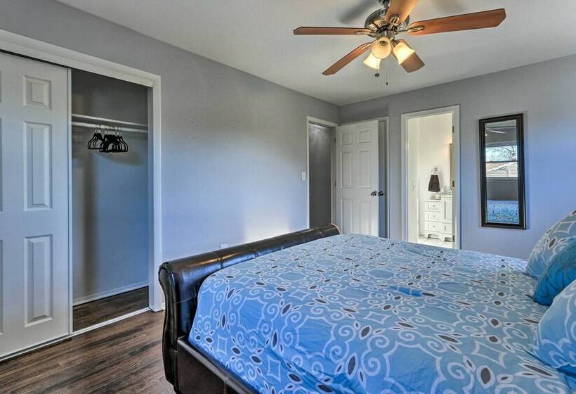 Spacious Home ~ 11 Mi To Staten Island!