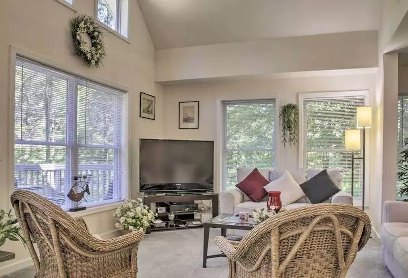 Spacious Home W/ Deck, Grill & Delaware River View