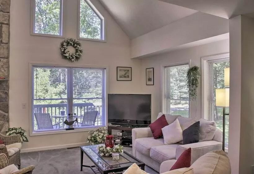 Spacious Home W/ Deck, Grill & Delaware River View