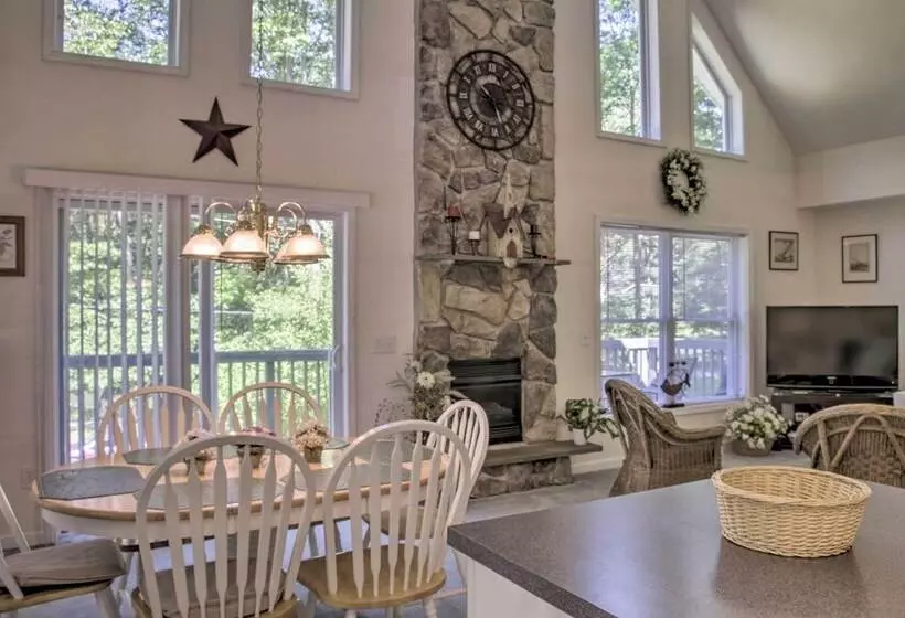 Spacious Home W/ Deck, Grill & Delaware River View