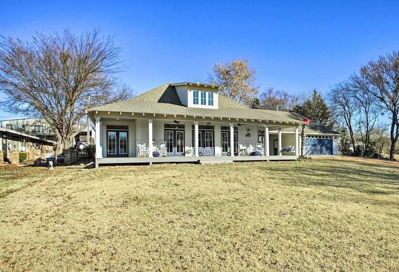 Spacious Kingston Home On Lake Texoma!