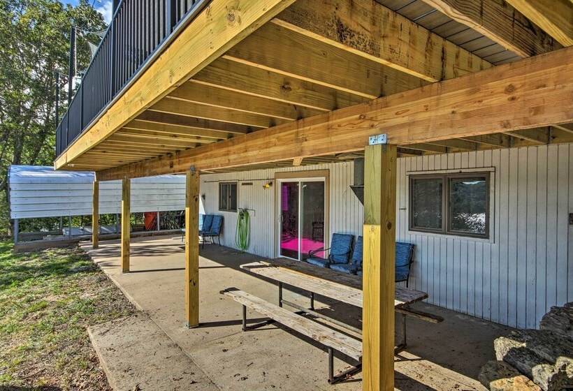 Table Rock Lake Hideaway W/ Deck: Bring Your Boat!