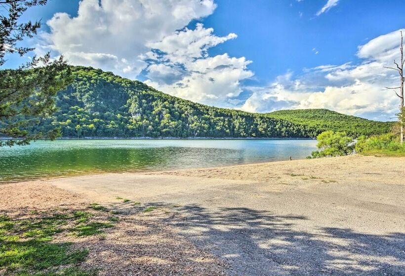 Table Rock Lake Hideaway W/ Deck: Bring Your Boat!