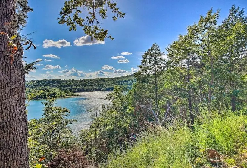 Table Rock Lake Hideaway W/ Deck: Bring Your Boat!