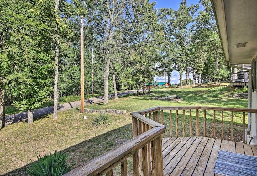 Table Rock Lake Hideaway W/ Deck: Bring Your Boat!