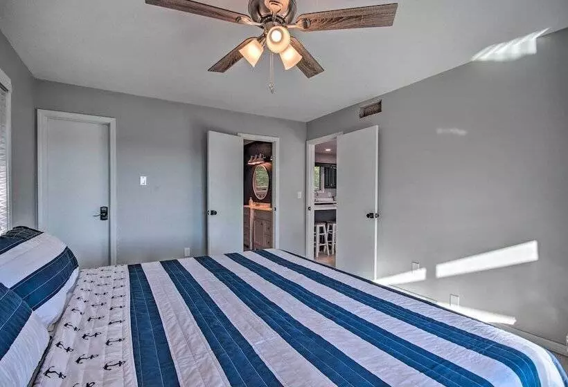 Table Rock Lake Hideaway W/ Deck: Bring Your Boat!