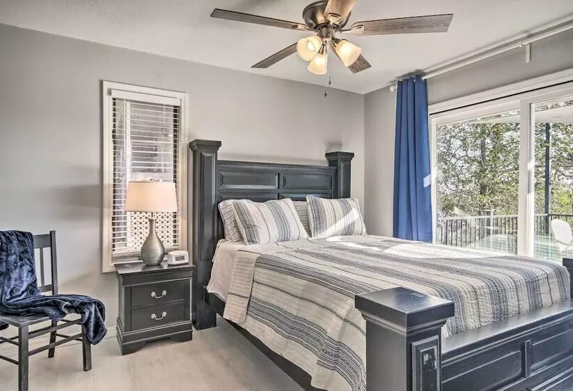 Table Rock Lake Hideaway W/ Deck: Bring Your Boat!