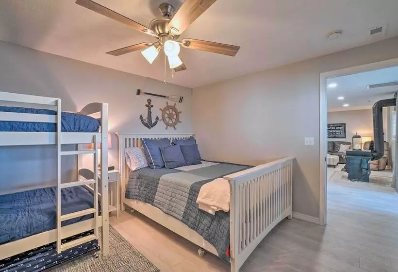 Table Rock Lake Hideaway W/ Deck: Bring Your Boat!