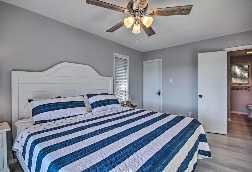 Table Rock Lake Hideaway W/ Deck: Bring Your Boat!