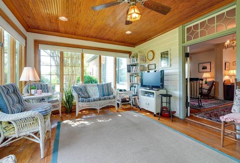 Terre Haute Manor Farmhouse W/ Gardens & Deck!