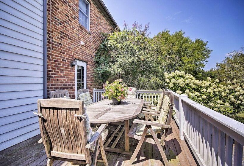 Terre Haute Manor Farmhouse W/ Gardens & Deck!