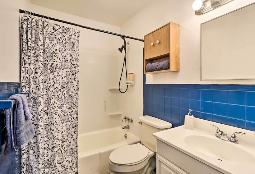 12 Mi To Camelback Ski Resort: Home W/ Decks!