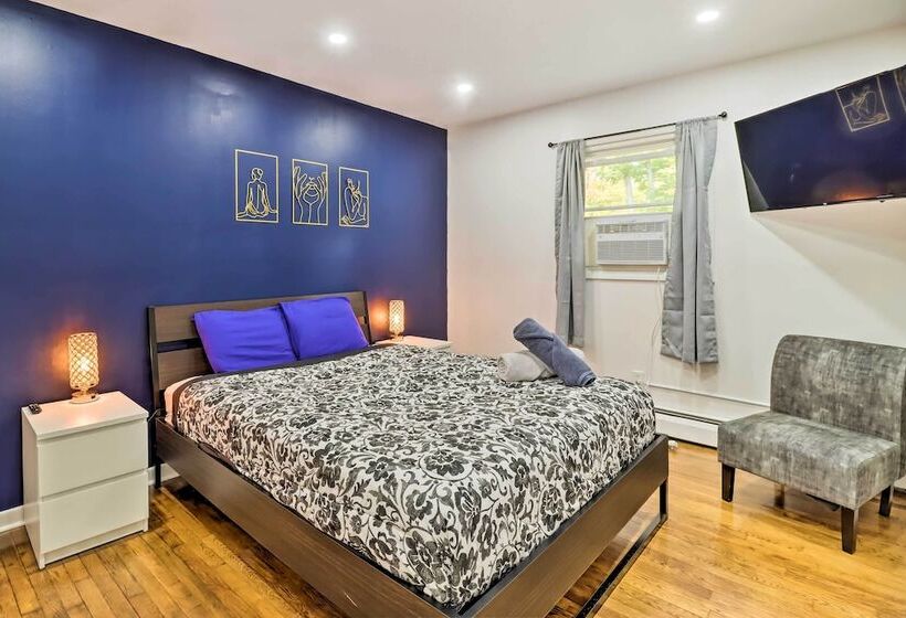 12 Mi To Camelback Ski Resort: Home W/ Decks!