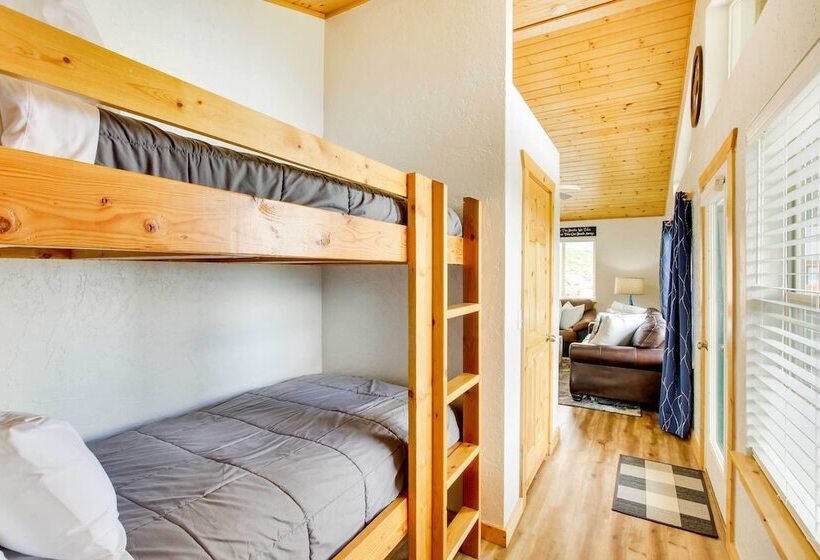 Updated Cabin W/ Views ~ 1 Mi To Bear Lake!