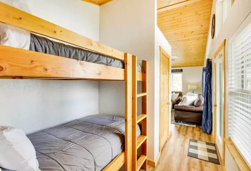 Updated Cabin W/ Views ~ 1 Mi To Bear Lake!