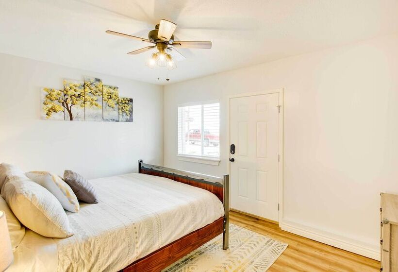 Updated Cabin W/ Views ~ 1 Mi To Bear Lake!