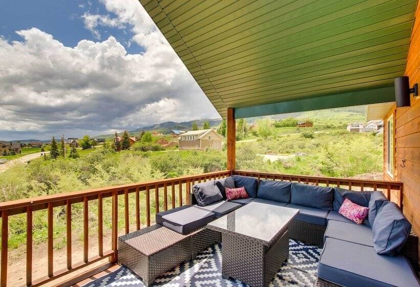 Updated Cabin W/ Views ~ 1 Mi To Bear Lake!