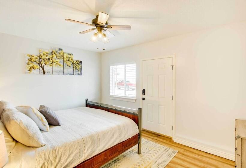 Updated Cabin W/ Views ~ 1 Mi To Bear Lake!