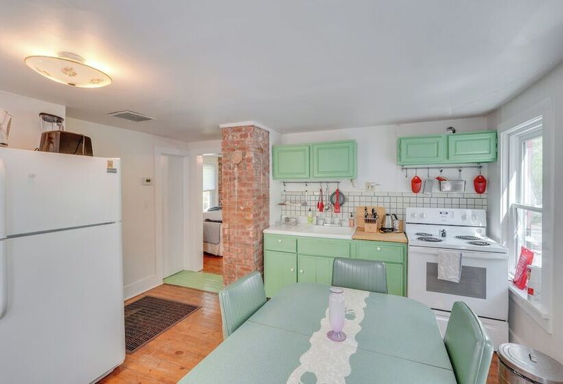 Updated/pet Friendly Cabin By Hikes And Woodstock!