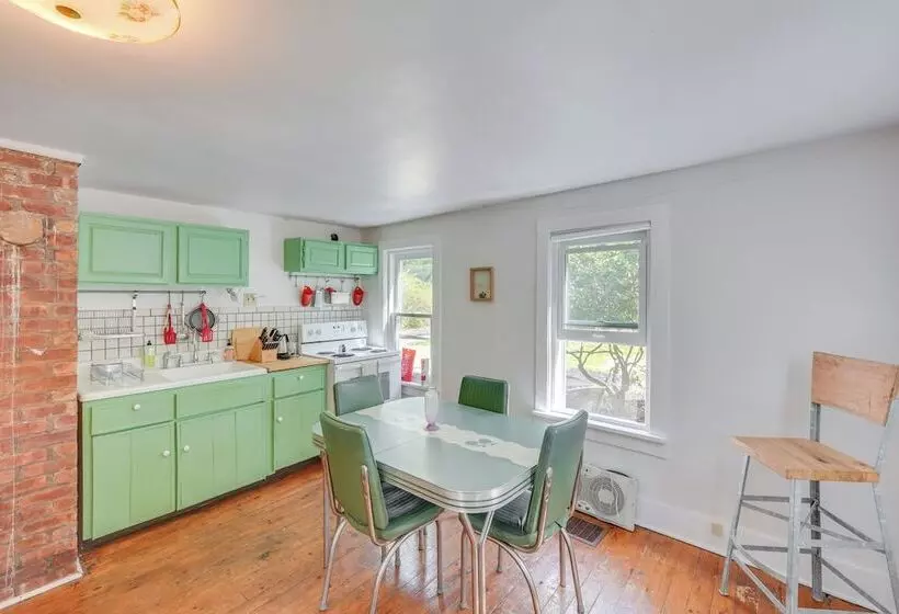 Updated/pet Friendly Cabin By Hikes And Woodstock!