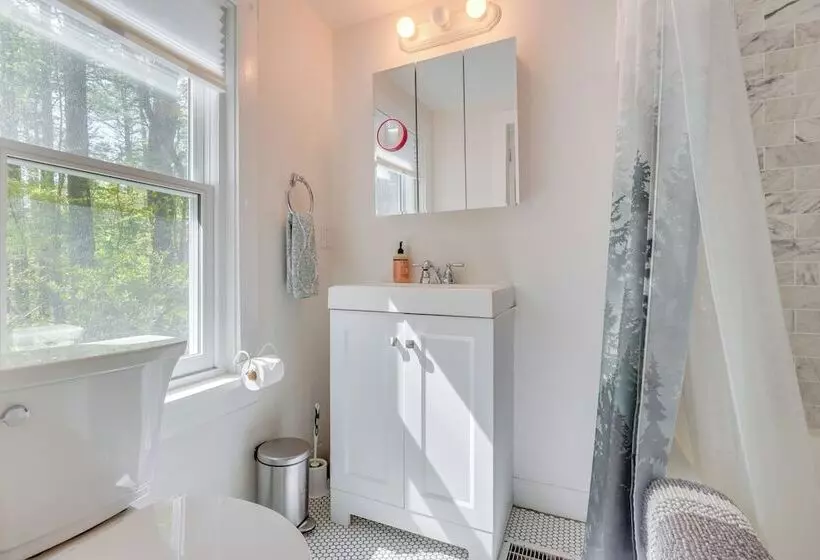 Updated/pet Friendly Cabin By Hikes And Woodstock!